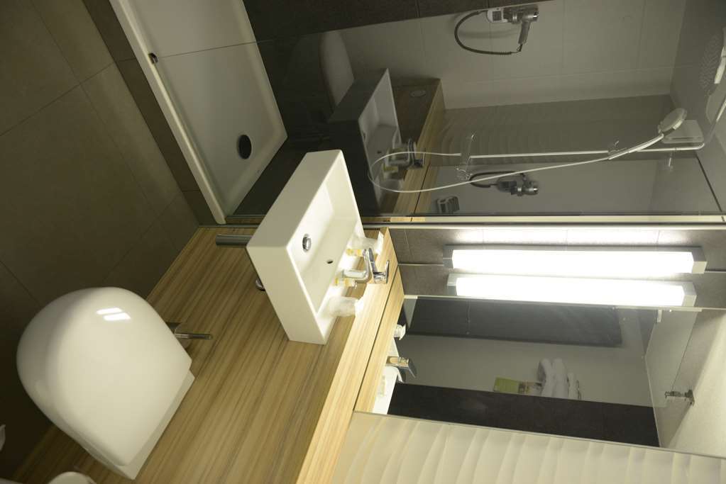 Campanile Sete - Balaruc Hotell Rum bild
